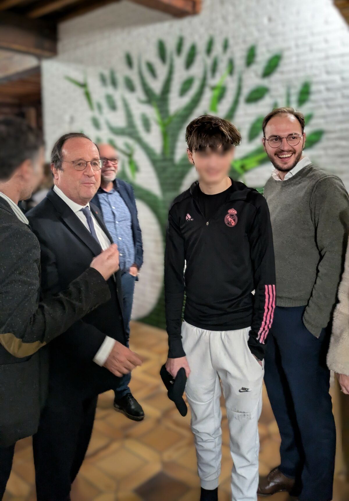 Retour sur la table ronde avec François Hollande et l’association Le Colibri